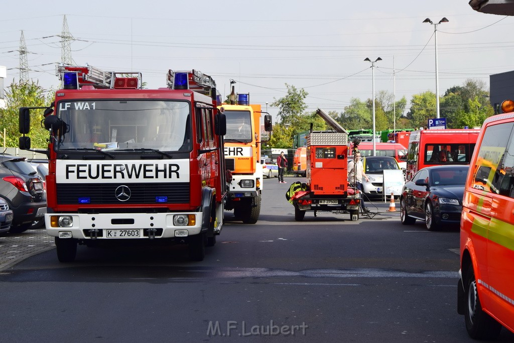 Feuer 4 Schreinerei Koeln Porz Wahn Wilhelm Ruppert Gelaende P1393.JPG - Miklos Laubert